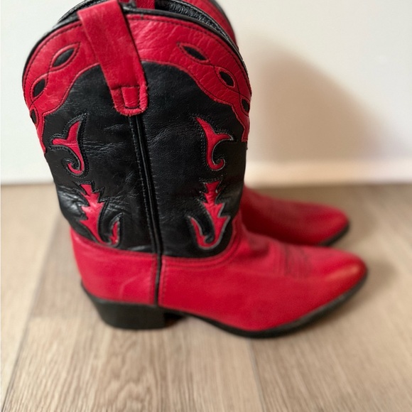 Elegant Red And Black Cowboy Boots Gallery